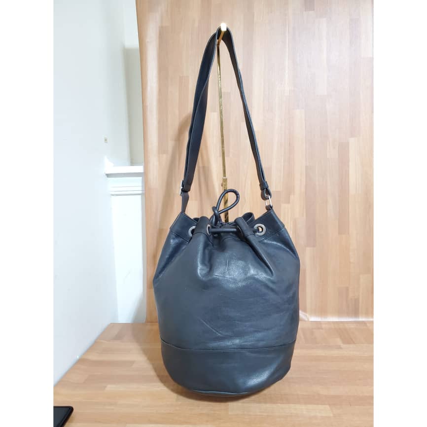 SAINT LAURENT Calfskin Medium Rider Bucket Bag Bordeaux - Image 3
