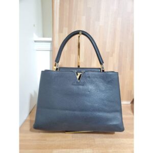 Louis Vuitton Capucines Mm Black Taurillon Leather Tote