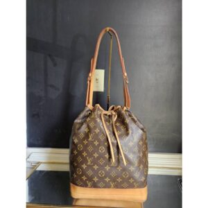 LOUIS VUITTON Monogram Noe Shoulder Bag