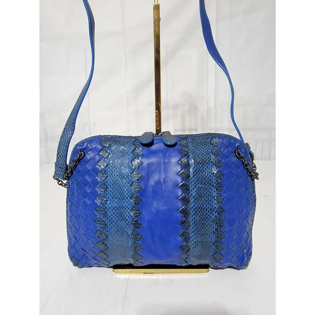 Bottega Veneta Intrecciato Leather And Snakeskin Shoulder/Crossbody Bag Blue - Image 7