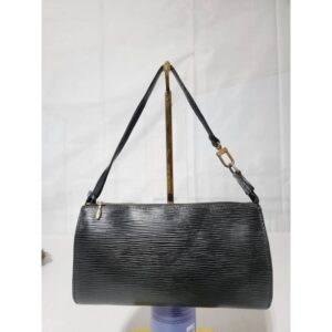 LOUIS VUITTON Epi Pochette Accessoires 24 Black