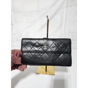 CHANEL Long Matelasse Lambskin Wallet Black
