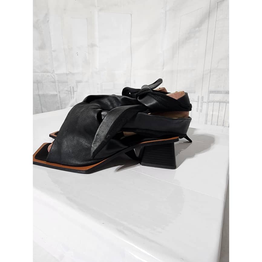 Zara Mid Block Leather Heels with Wrap Around Design Black Size 41 - Image 8