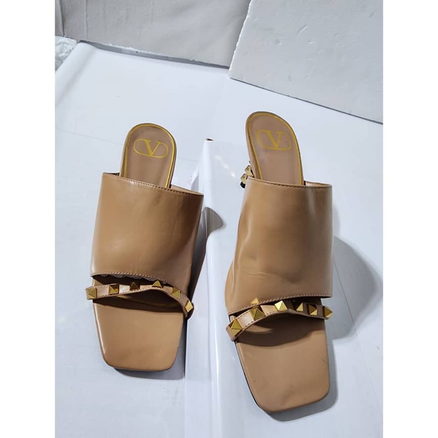 VALENTINO GARAVANI Nappa Rockstud Tower Heel Mules 38 Biege - Image 2